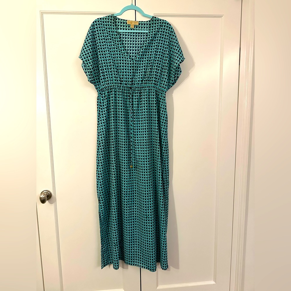 Michael Kors stunning floor length dress. Excellent condition.